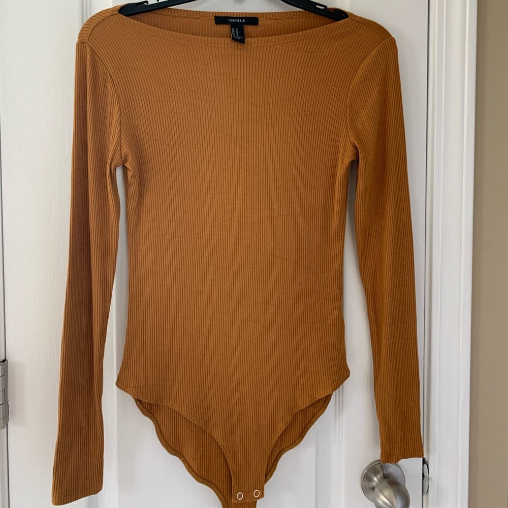 🌺 Long-sleeve ribbed bodysuit 🌺